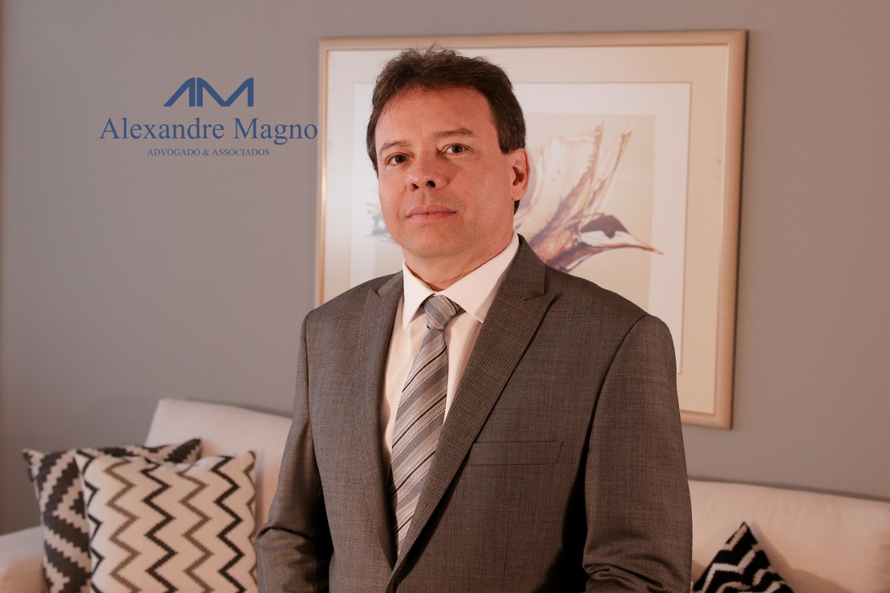 Foto do Dr. Alexandre Magno de Amaral Pinho, advogado pós-graduado em Direito Previdenciário
